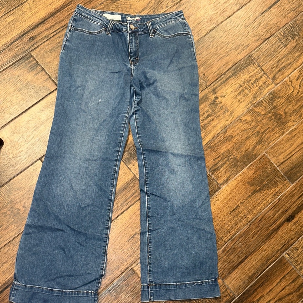 Wrangler Women's Flare Jeans in Classic Blue